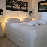 לינה וארוחת בוקר La Loge Du Vieux