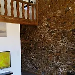 לינה וארוחת בוקר La Loge Du Vieux ליון