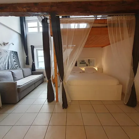 La Loge Du Vieux Oda ve Kahvaltı